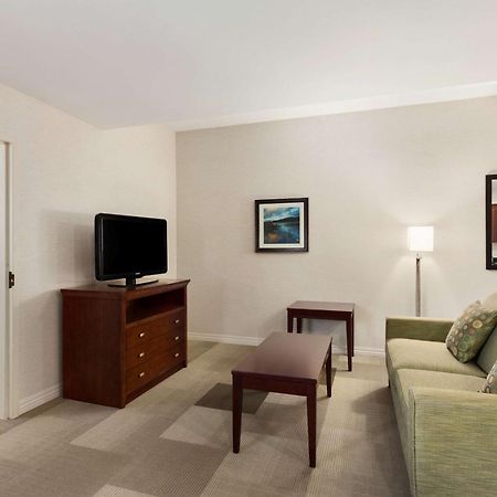 Hampton Inn Burlington - Colchester Екстер'єр фото