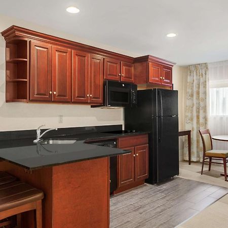 Hampton Inn Burlington - Colchester Екстер'єр фото