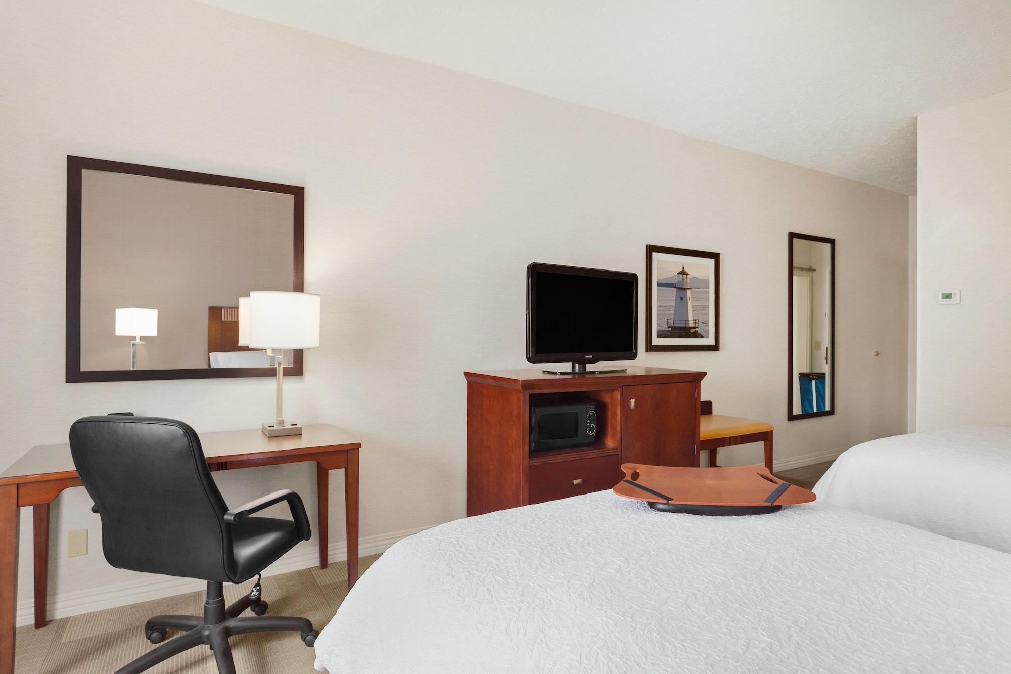 Hampton Inn Burlington - Colchester Екстер'єр фото