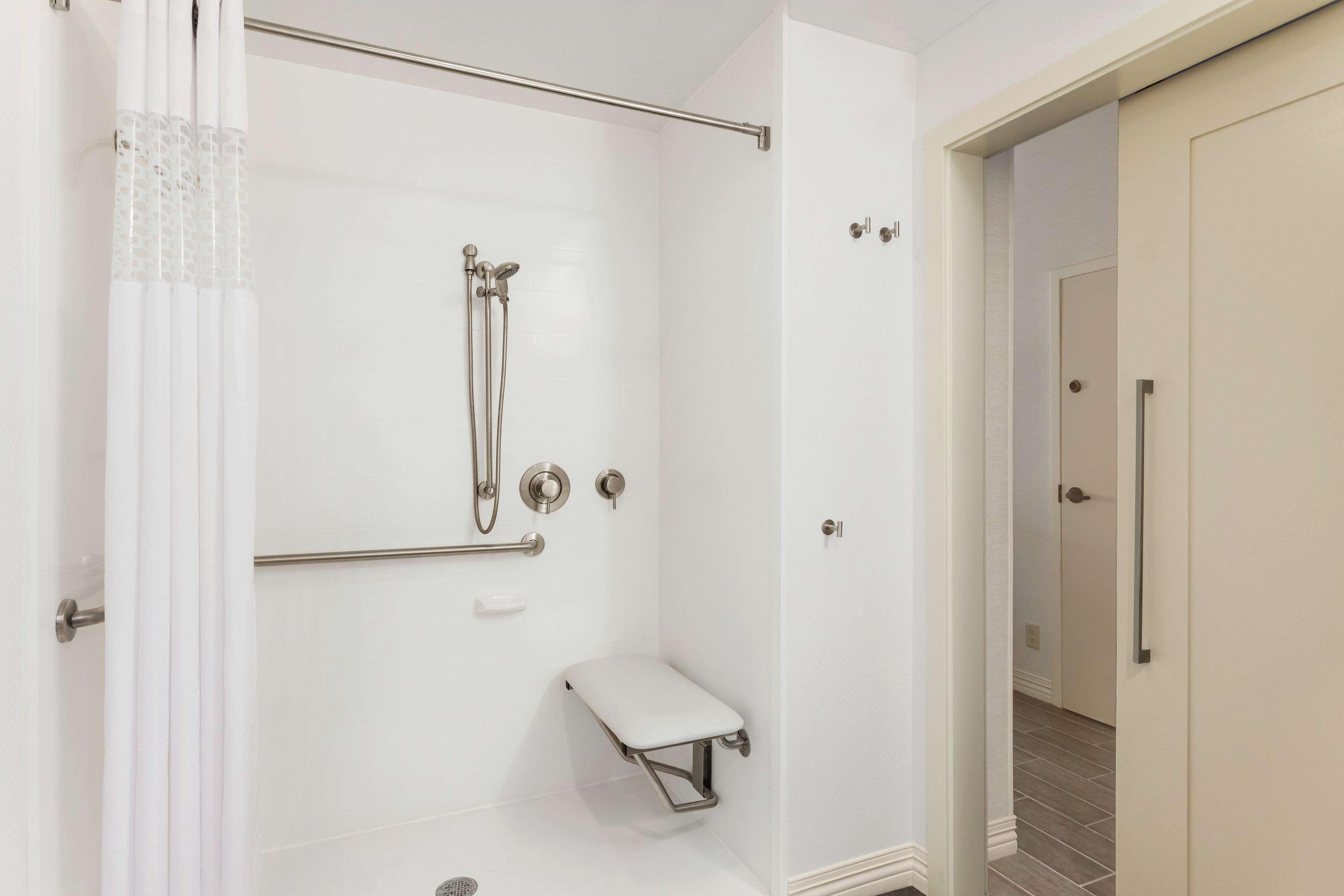 Hampton Inn Burlington - Colchester Екстер'єр фото