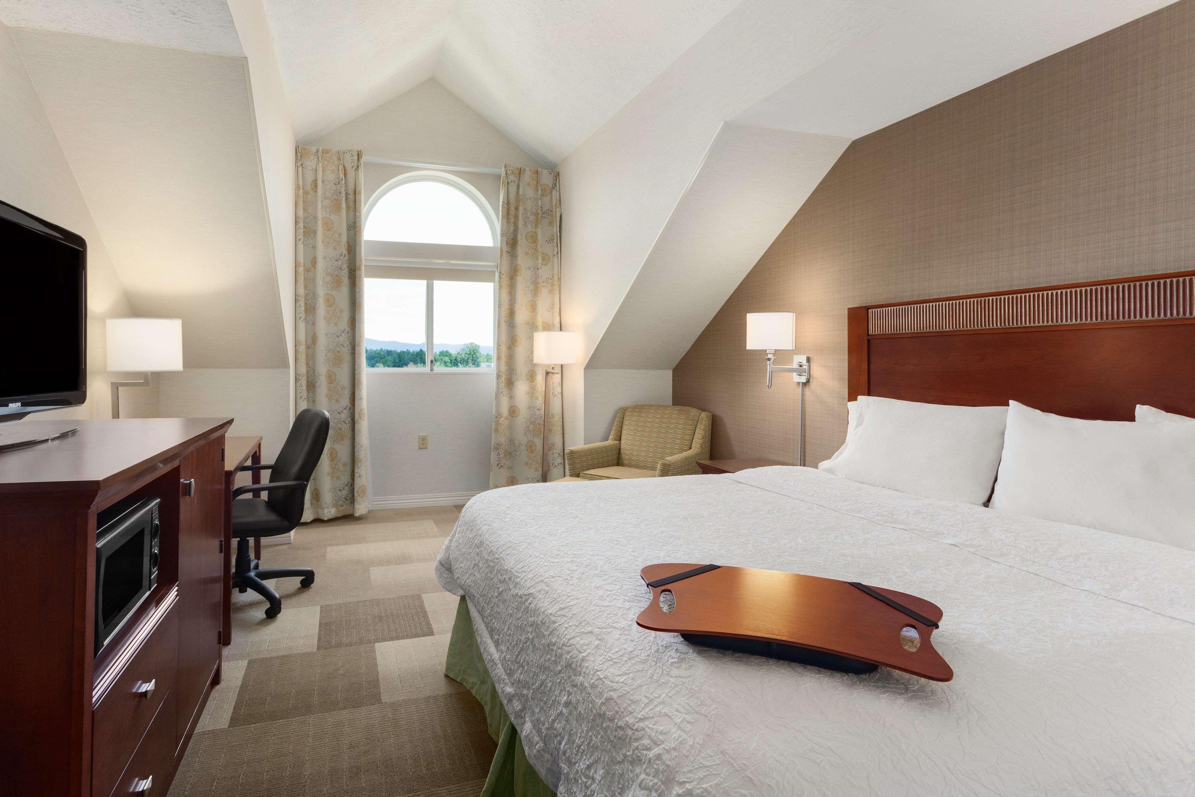 Hampton Inn Burlington - Colchester Екстер'єр фото