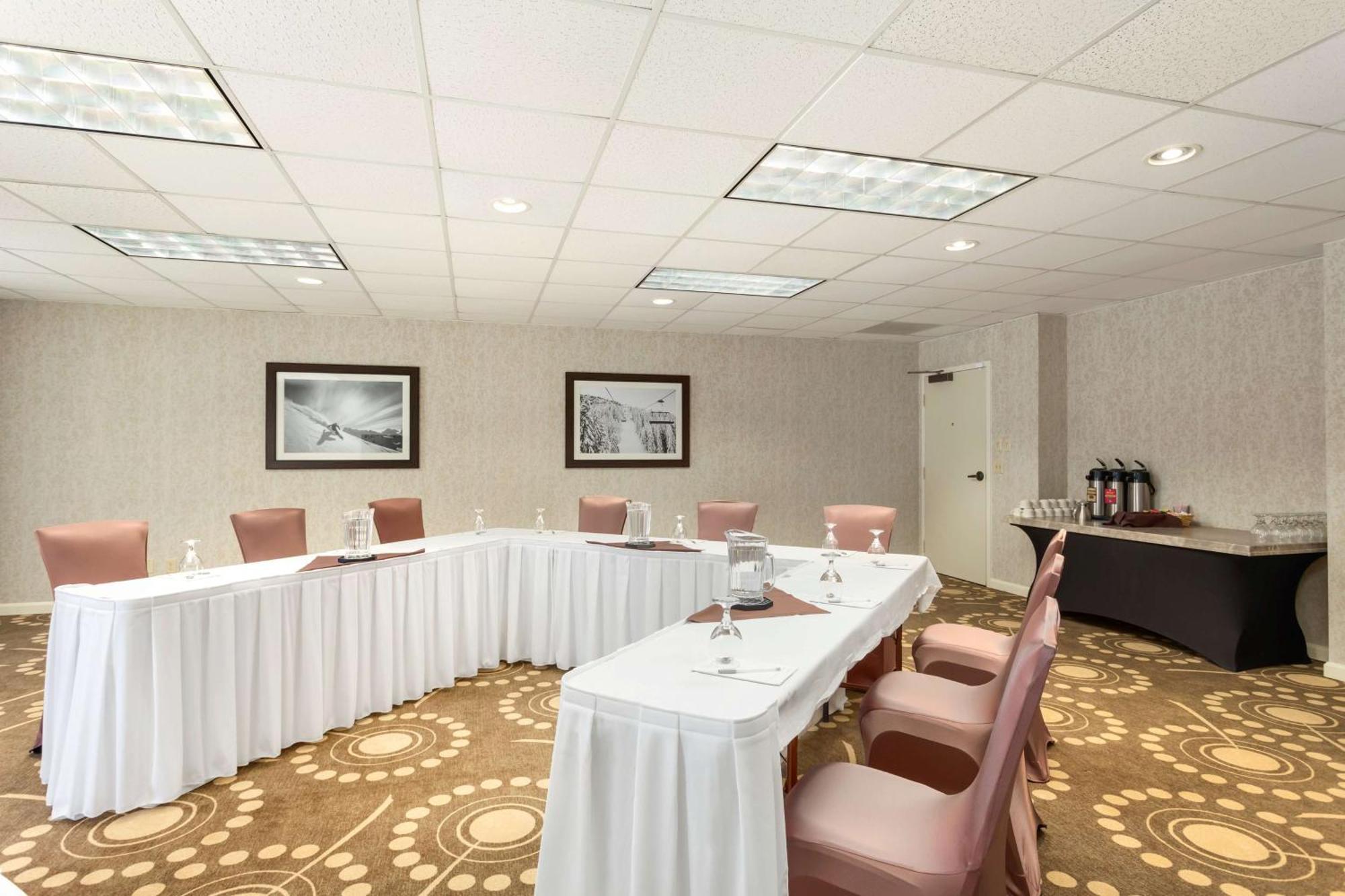 Hampton Inn Burlington - Colchester Екстер'єр фото