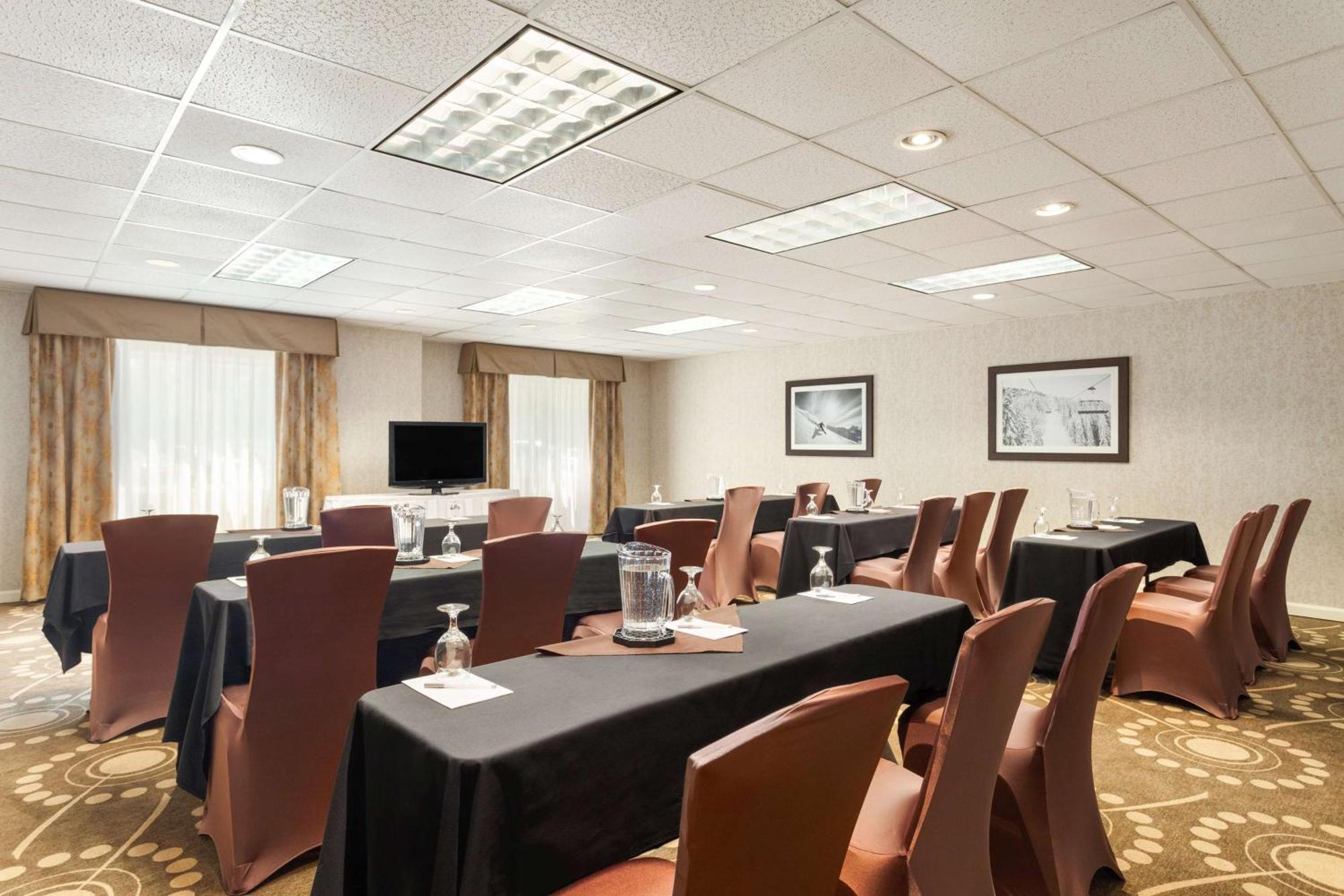Hampton Inn Burlington - Colchester Екстер'єр фото