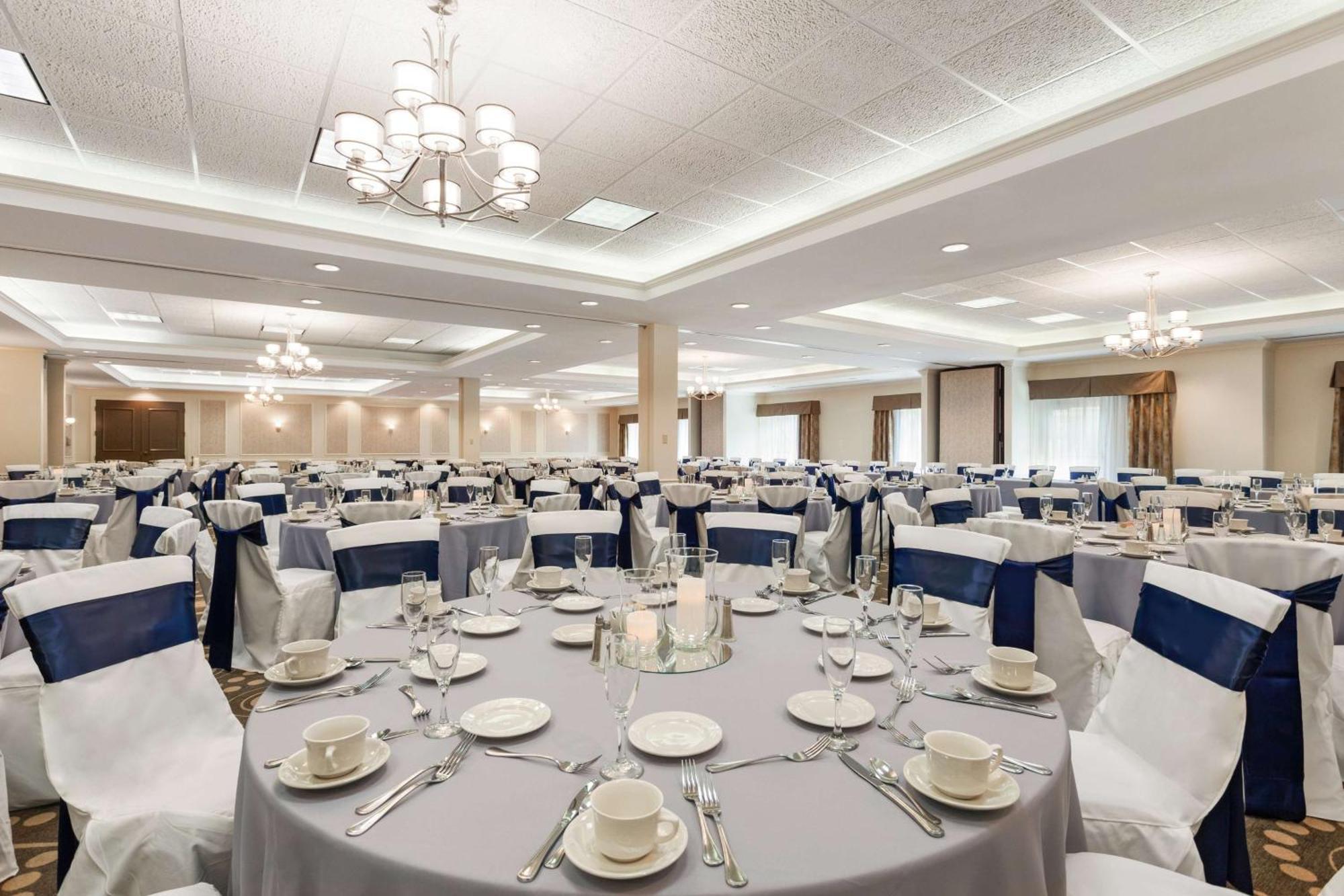 Hampton Inn Burlington - Colchester Екстер'єр фото