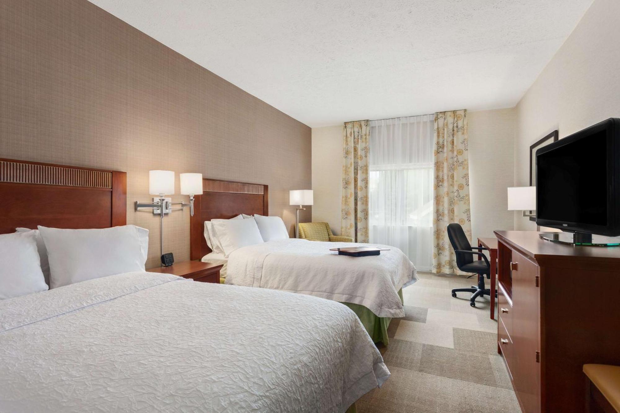 Hampton Inn Burlington - Colchester Екстер'єр фото