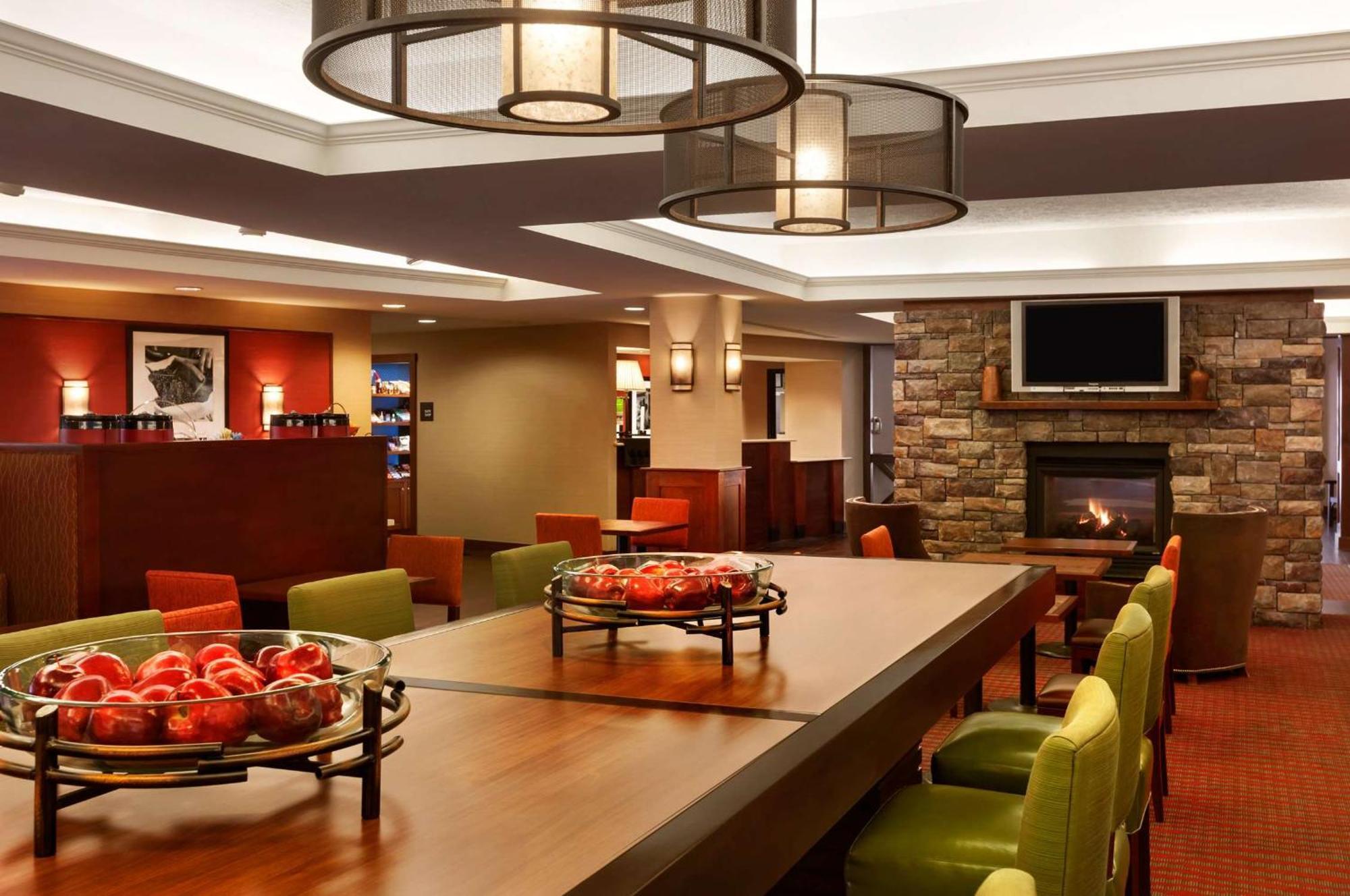 Hampton Inn Burlington - Colchester Екстер'єр фото